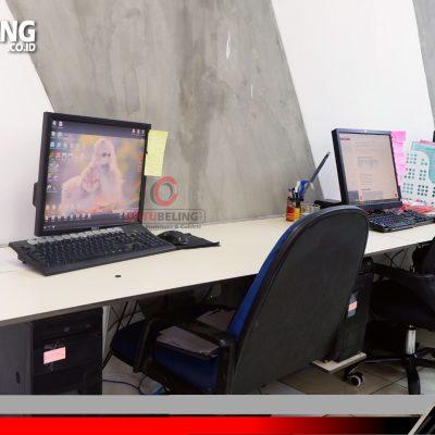partisi kubikal kantor Batu